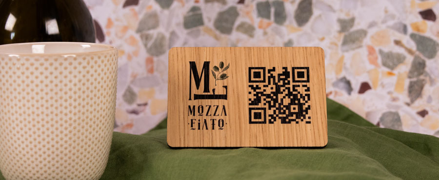 Plaques qr code en bois pour restaurant